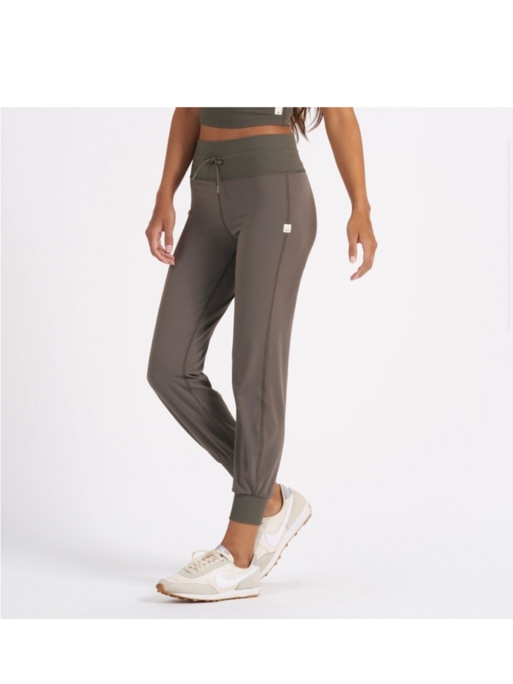 Vuori olive green athletic Joggers